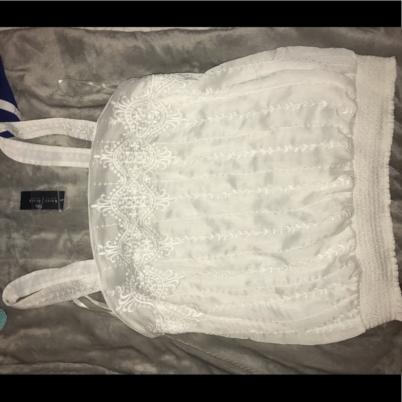 White embroidered blouse - Picture 1 of 1